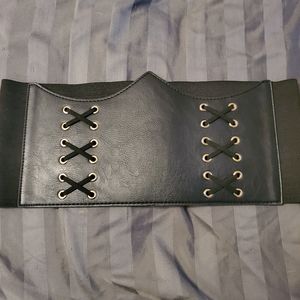 Fashion Nova underboob belt